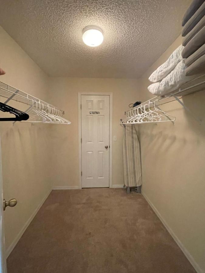 3 Bedroom With Poolside Cinema And Games Close To Theme Parks Sleeps 6 2 Casa de férias Orlando