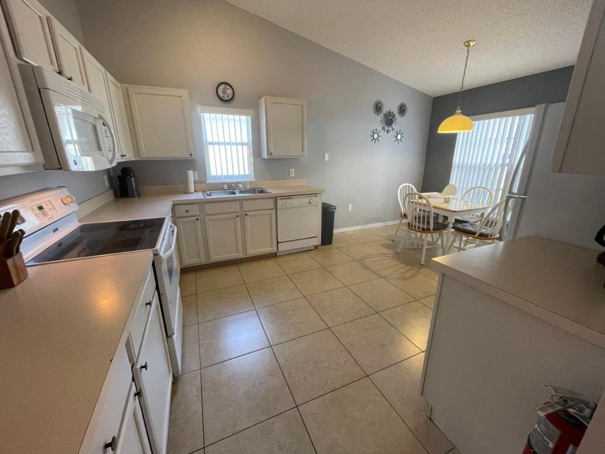 3 Bedroom With Poolside Cinema And Games Close To Theme Parks Sleeps 6 2 Casa de férias