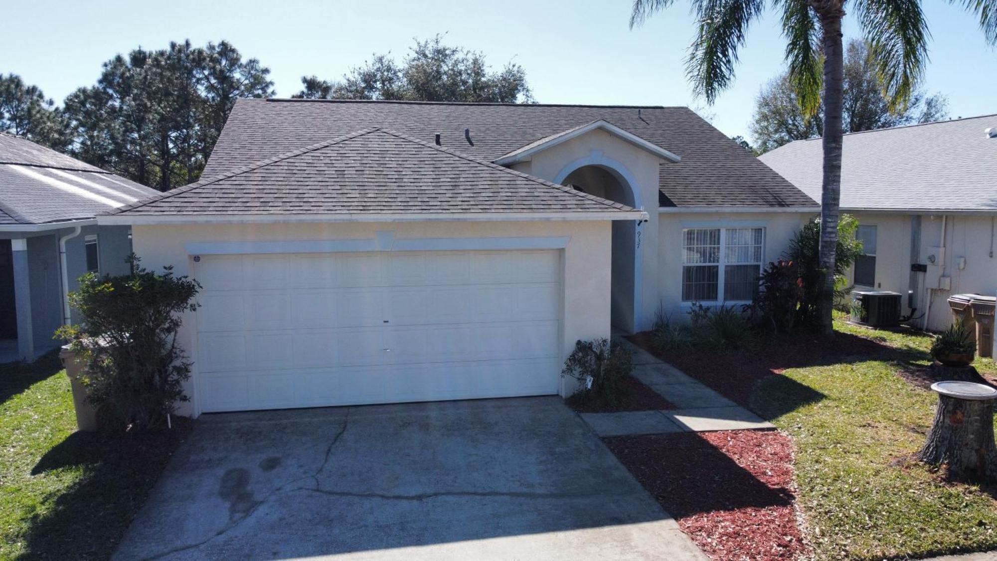 Casa de férias 3 Bedroom With Poolside Cinema And Games Close To Theme Parks Sleeps 6 2 Orlando