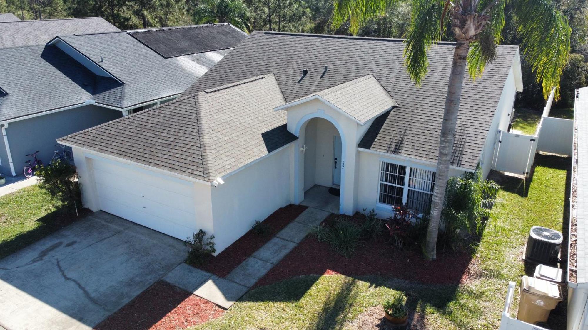 Casa de férias 3 Bedroom With Poolside Cinema And Games Close To Theme Parks Sleeps 6 2 Orlando